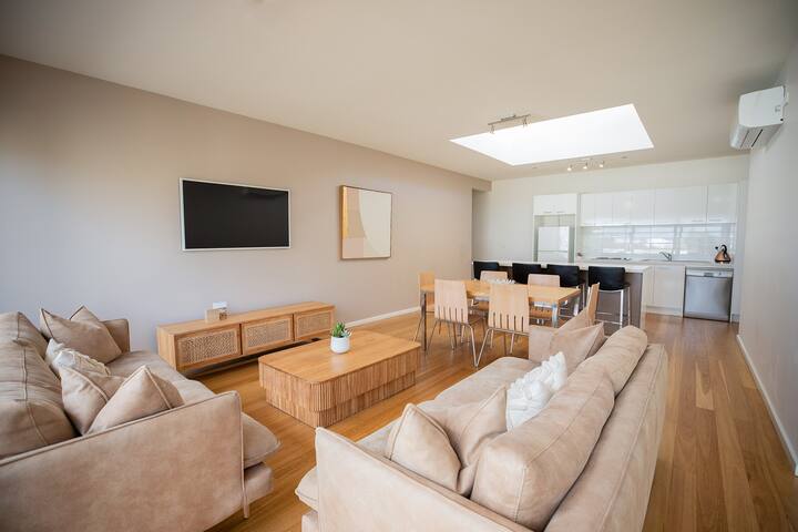 Deluxe Apartment at Luxury Anglesea Hotel