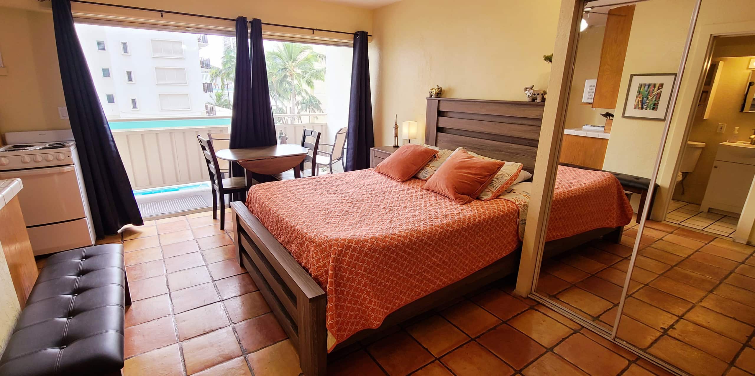 Condo in Honolulu · ★4.86 · 1 bedroom · 1 bed · 1 private bath - Image 1