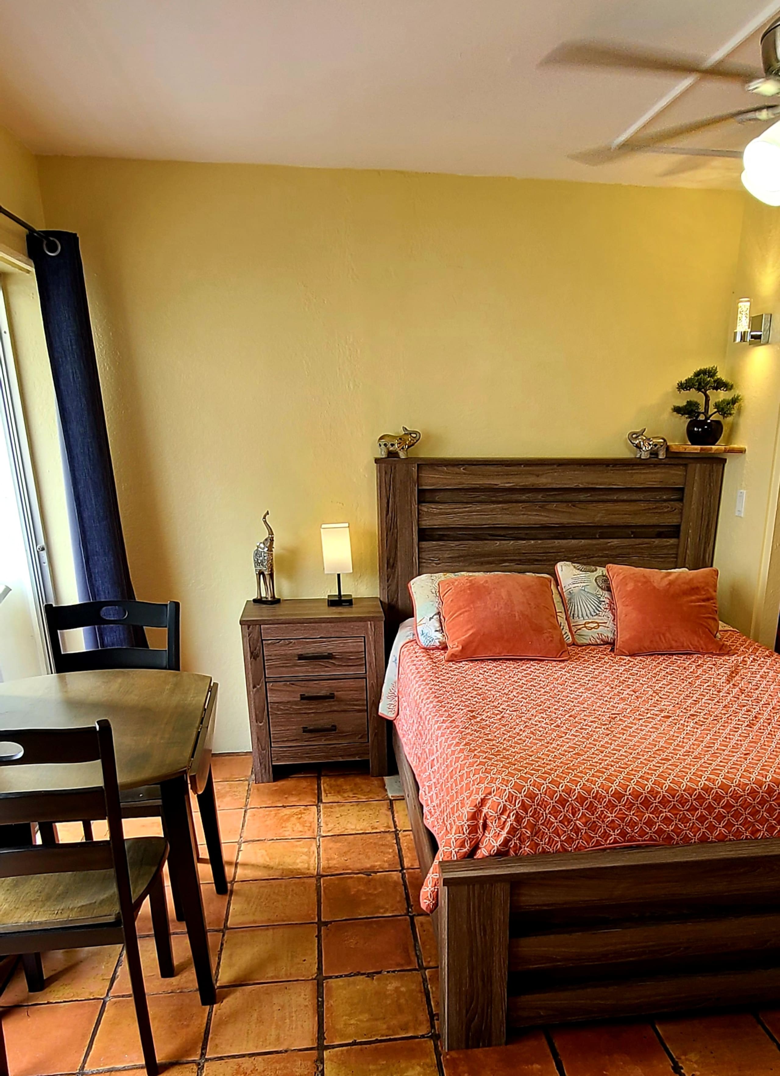 Condo in Honolulu · ★4.86 · 1 bedroom · 1 bed · 1 private bath - Image 10