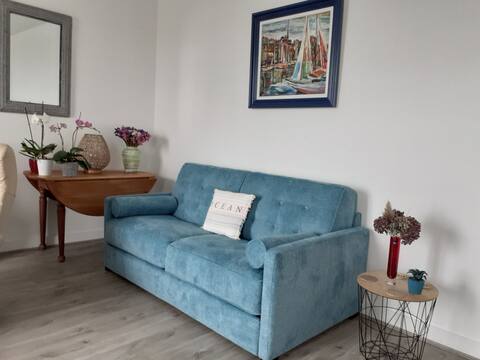 Successful Airbnb property: Carteret harbor and harbor harbor view in Barneville Carteret