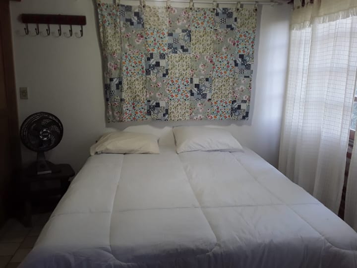 Спална соба 3
Поглед кон планина
Брачен кревет (широк 150-179 см)