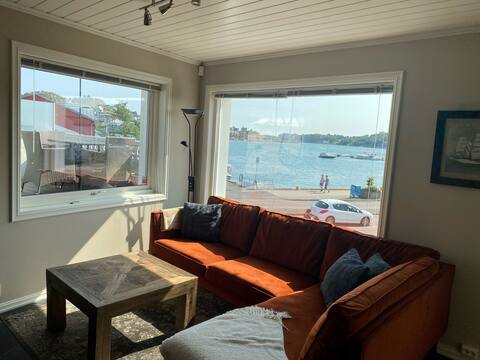 Successful Airbnb property: Bjerggata 1 with harbor view. Downtown on the jetty. in Sandefjord