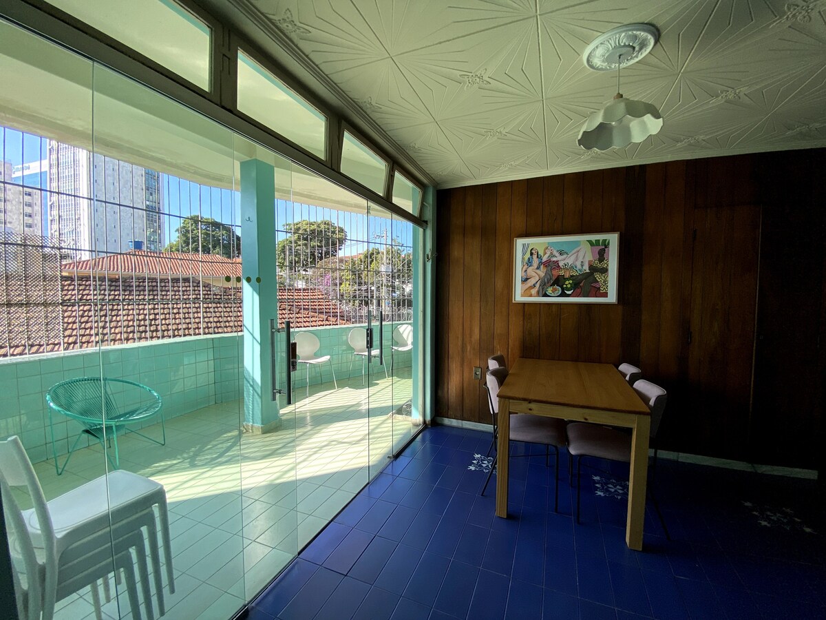 Imóvel de sucesso: Huge, beautiful, close to hospitals, balcony, pet friendly. em Prado