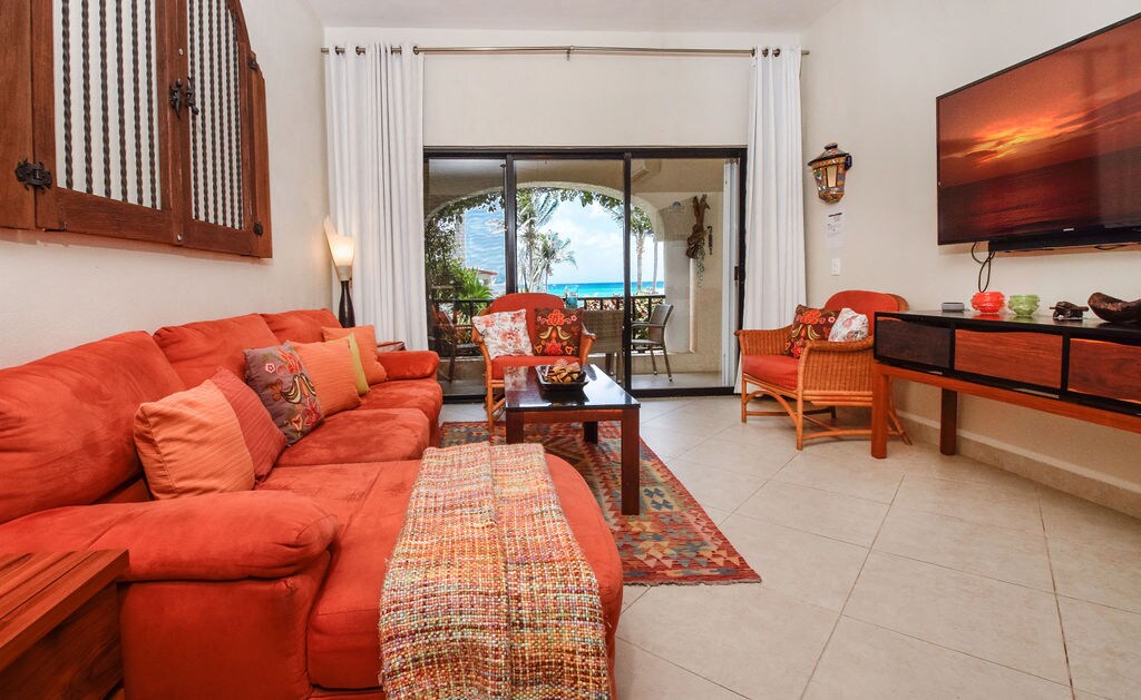 Airbnb con mejor rendimiento: Stay Beachfront in Playa- 5 min Walk to Town en Playacar Fase I