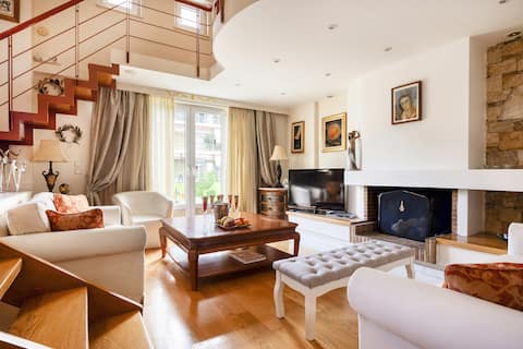 Top Airbnb: Artistic Villa Lux -with lift- Athenian Riviera in Δήμος Παλαιού Φαλήρου