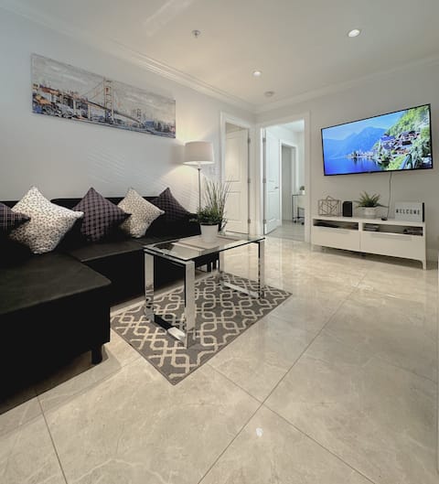 Modern and Sleek Vancouver Home