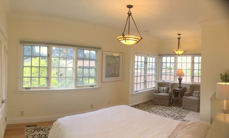 Bright, Airy Edwardian Home with Garden Sanctuary gallery image 5