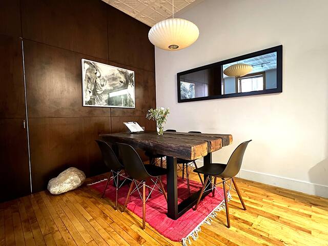 TRIBECA/SOHO 2 BEDROOM LUXURY LOFT w FIREPLACE gallery image 4