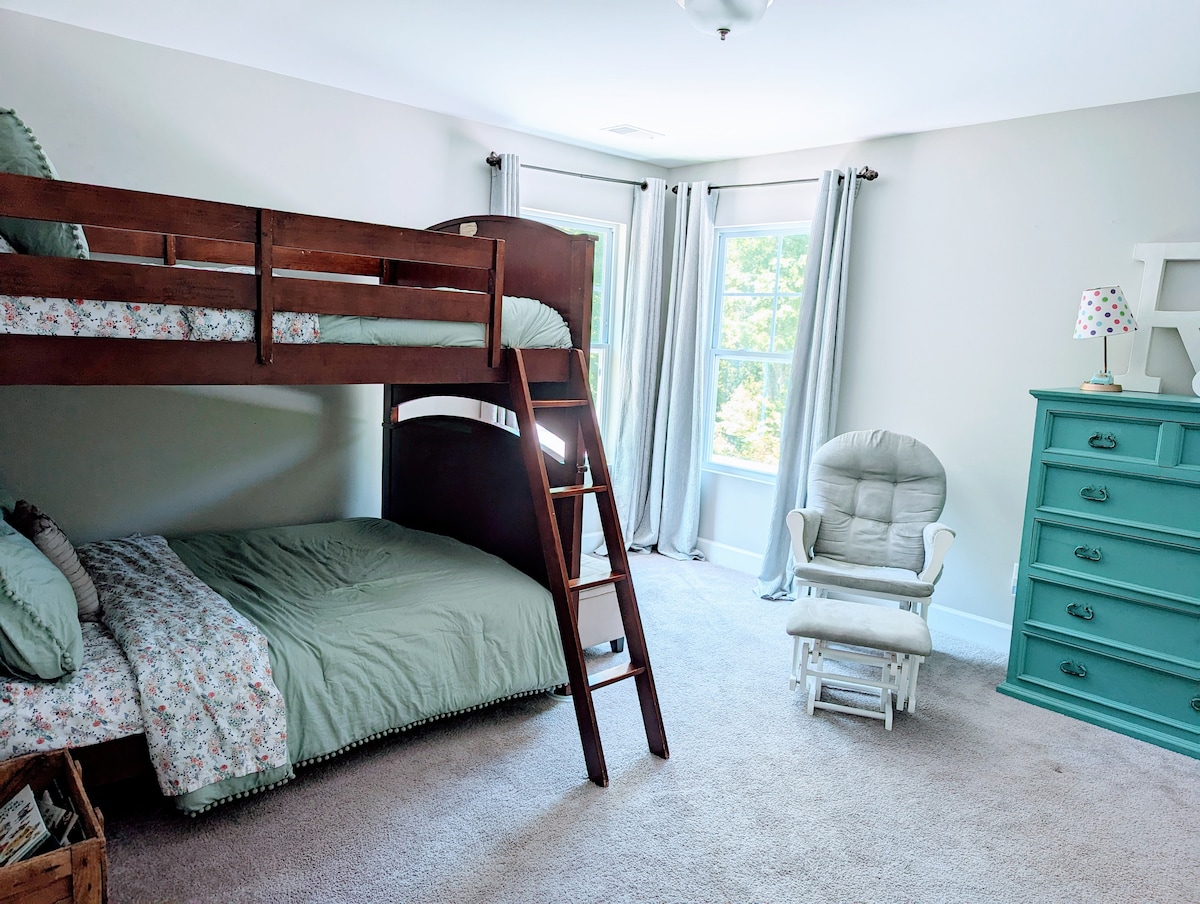 Kamili juu ya kitanda kamili cha ghorofa