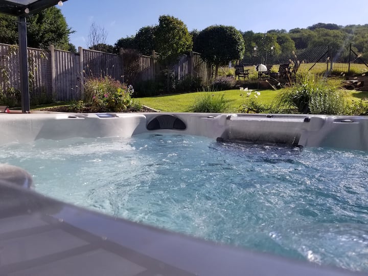 Best 10 Airbnbs With Hot Tub In Bath, UK Updated 2024 Trip101