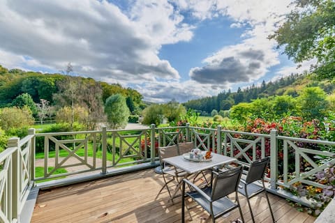 The Stone House - Stonehouse