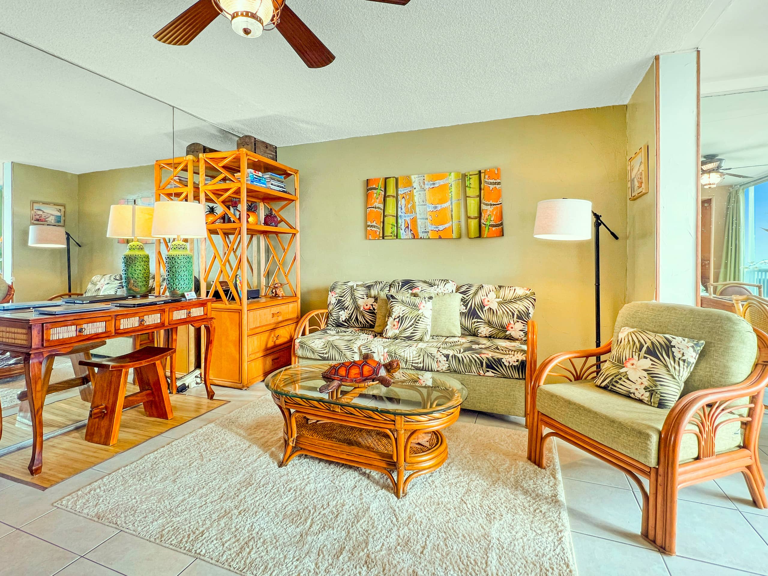 Condo in Kailua-Kona · ★4.77 · Studio · 4 beds · 1 bath - Image 2