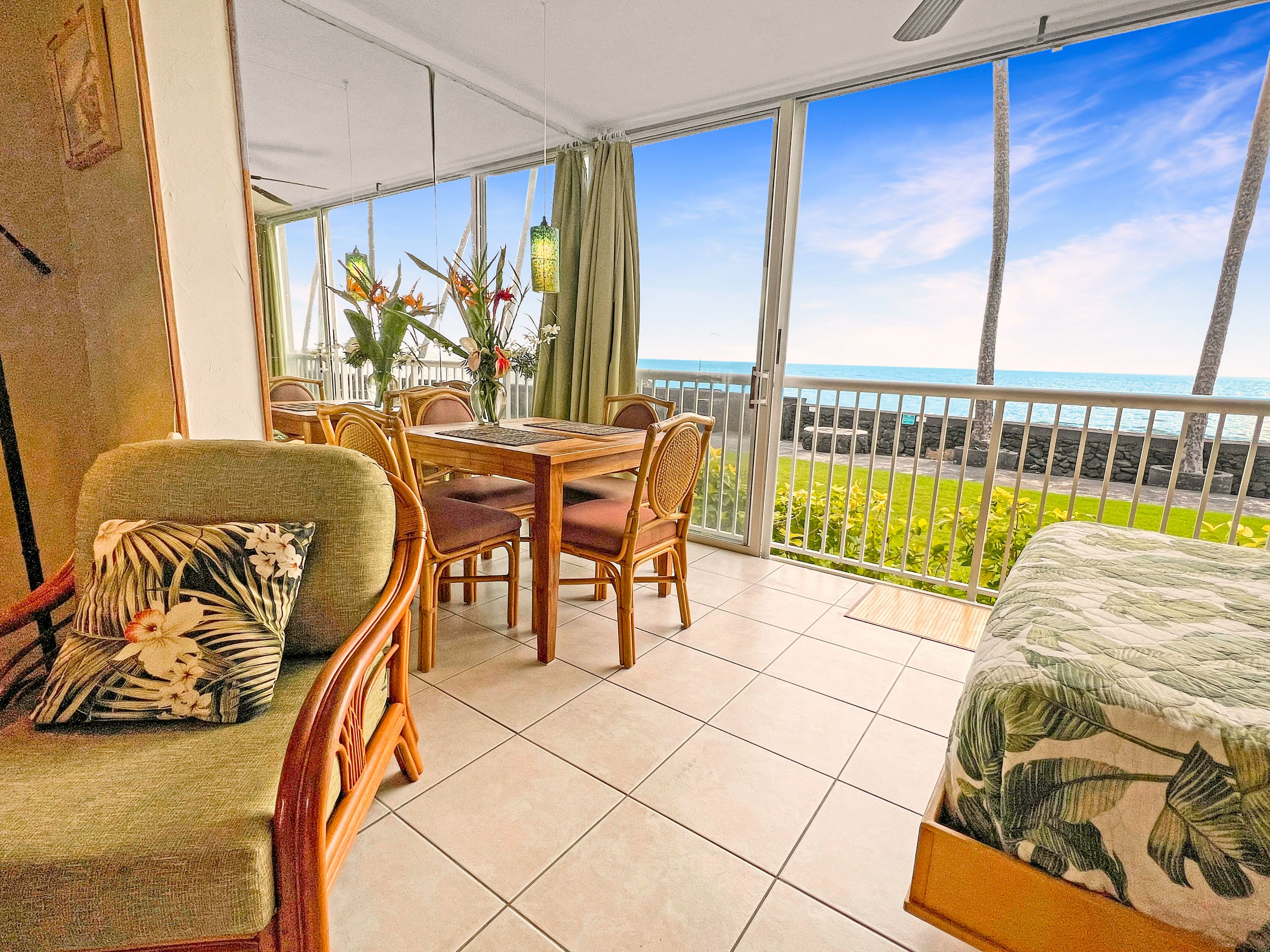 Condo in Kailua-Kona · ★4.77 · Studio · 4 beds · 1 bath - Image 5