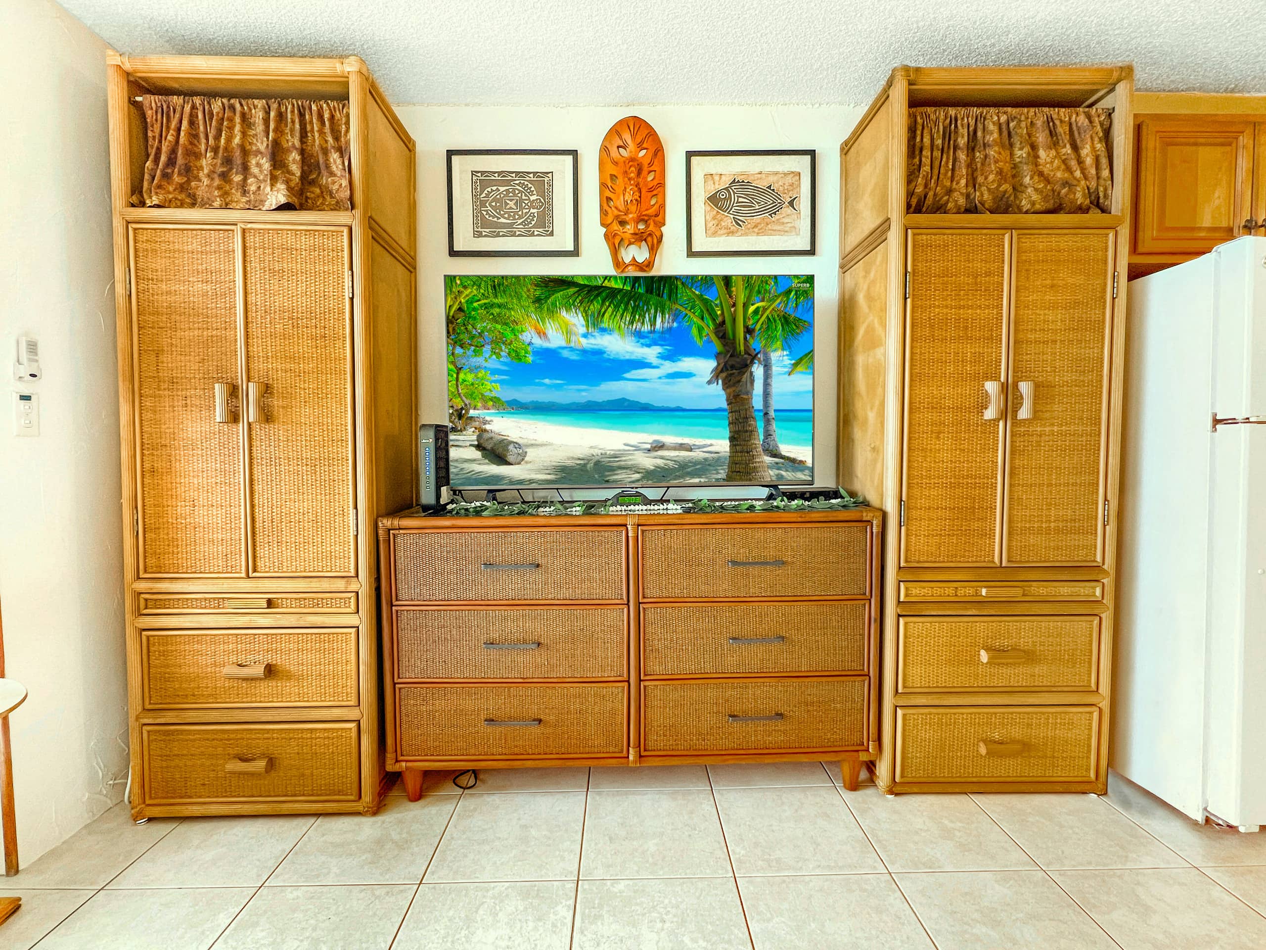 Condo in Kailua-Kona · ★4.77 · Studio · 4 beds · 1 bath - Image 3