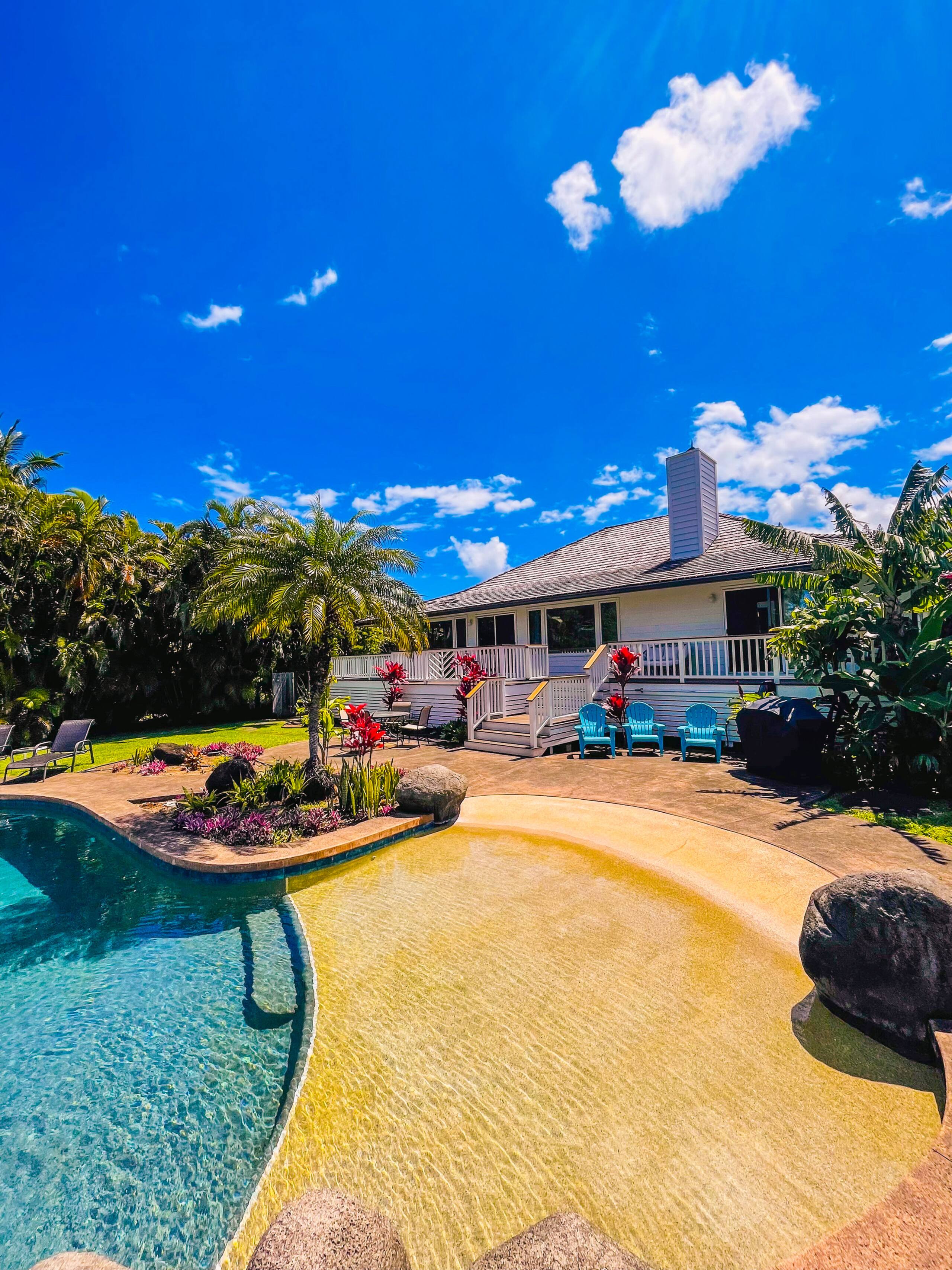 Home in Haiku-Pauwela · ★4.88 · 3 bedrooms · 4 beds · 2 baths - Photo 2