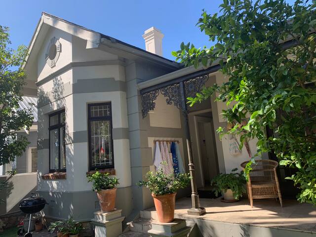 A charming Victorian at the foot of Table Mountain