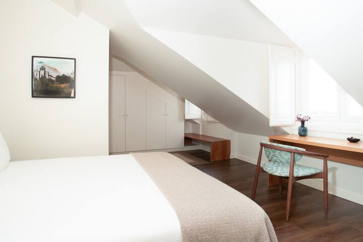 Deluxe 2 Bedrooms Apartment Penthouse- 6pax-100m2 gallery image 5