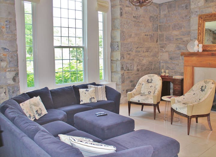 Luxury Limestone Suite est une maison loin de la maison Kingston