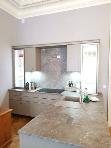 5 Rooms | 220m² | City Center | huge gallery image 3