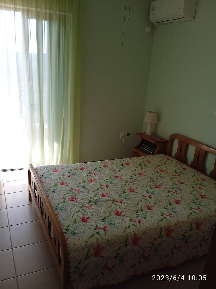 Dhoma 2 
Krevat dopio - A/C 
