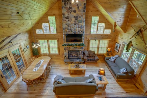 Devils Lake Lodge - Beautiful Lodge, Sleeps 10