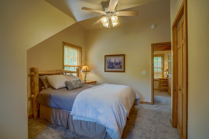 Guest bedroom - upstairs