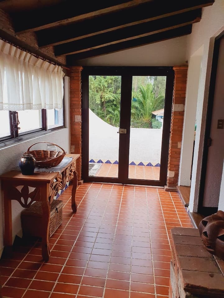 Haracuín (Lugar De Amigos) - Tzintzuntzan