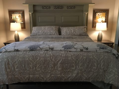 Large Home Close to Milford