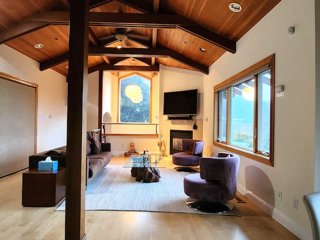 CHIC & EXCLUSIVE HOME IN PRIVATE TRANQUIL SETTING