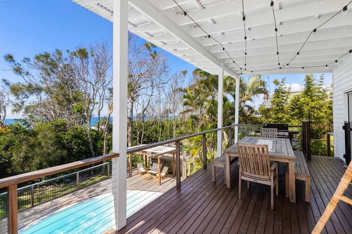 Yinneburra: Absolute beachfront at Yaroomba gallery image 2