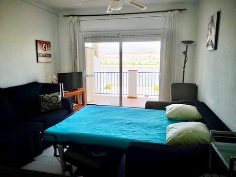 Anuncio de Airbnb popular: LAST MINUTE!!! Empuriabrava swimming pool + garage + 2 bicycles en Castelló D'empúries