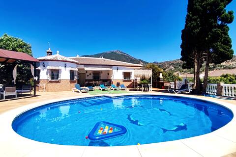Large Casa Rural with Magnificent Jacuzzi  and Pool