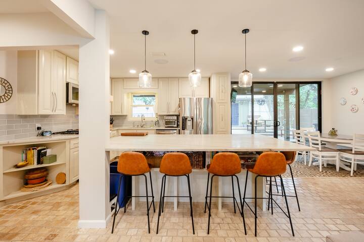 Zilker Getaway: Saltwater Pool and Barton Springs gallery image 3