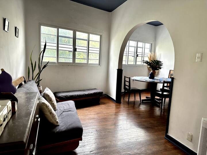 Cozy & Comfortable Apartment in Lively Condesa. Condominiums for Rent