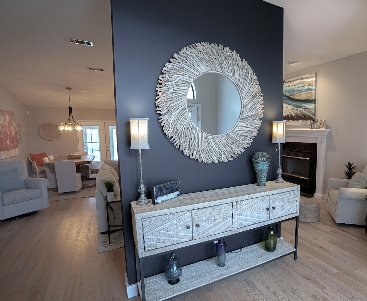 Popular Airbnb listing: GLO-PCB: Oasis with private pool by beach in Upper Grand Lagoon