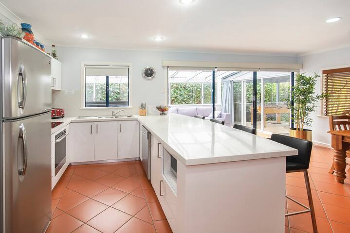 Busselton Holiday home : Min 3 night stay gallery image 5