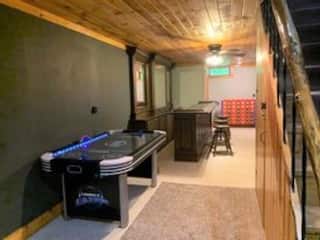 Ellicottville 6 Bed Ski Chalet, photo 12 of 47