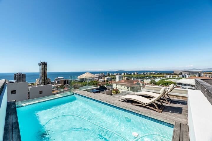 The Solis Penthouse – Private roof deck with pool gallery image 2
