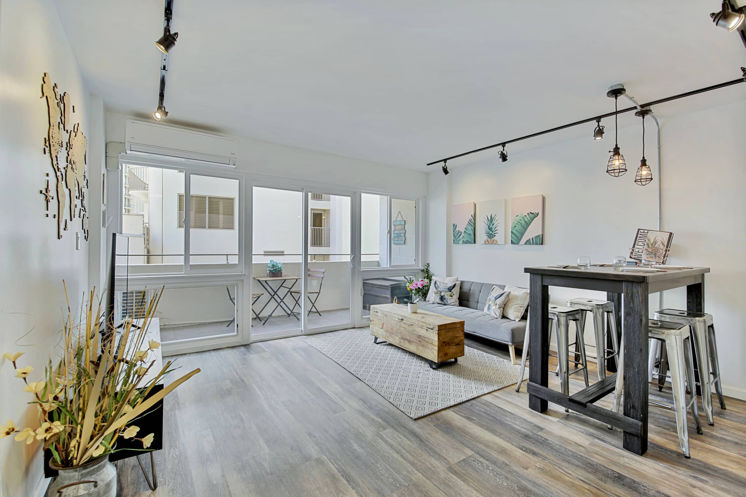 Condo in Honolulu · ★4.89 · 1 bedroom · 1 bed · 1 bath - Image 2