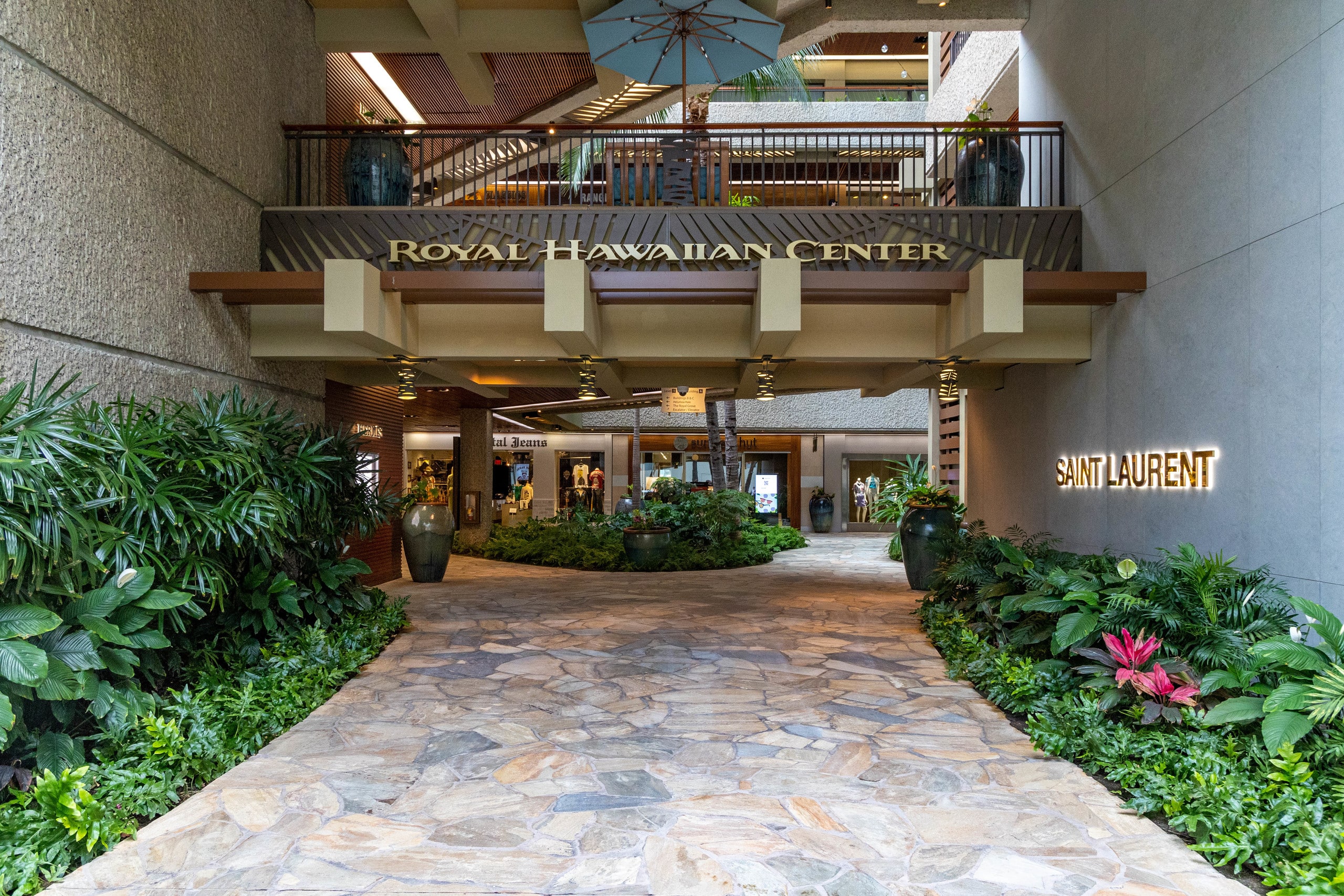 Condo in Honolulu · ★4.89 · 1 bedroom · 1 bed · 1 bath - Image 39