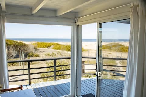 Propiedad de Airbnb exitosa: ALMAR | Oceanfront Boutique Cabin C3 en Punta Rubia