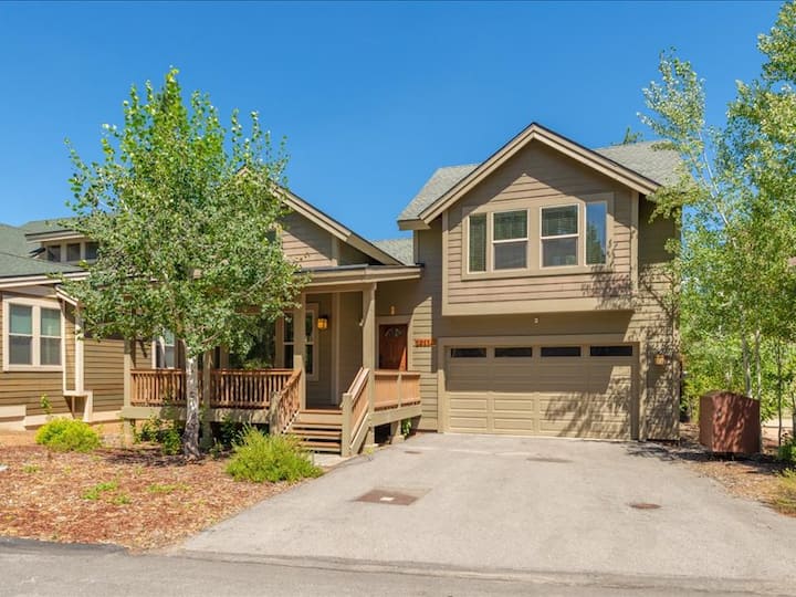 Truckee Home in a Perfect Location Houses for Rent in Truckee