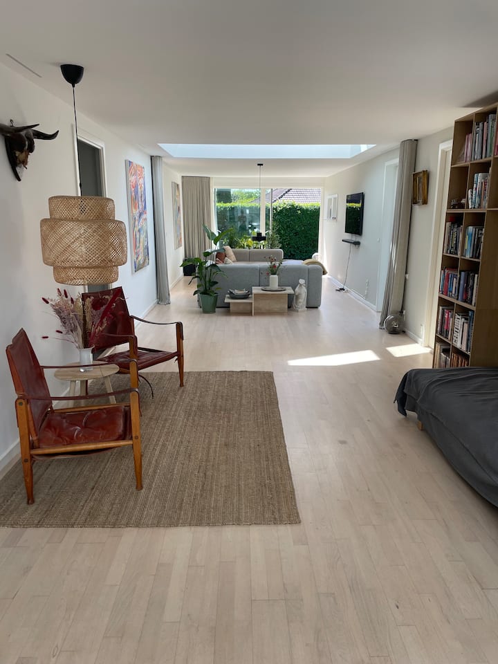 Spacious and bright villa next to the Deer Garden Villas for Rent in