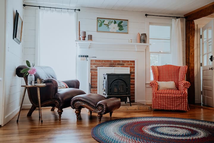 Одлична соба со шпорет на дрва