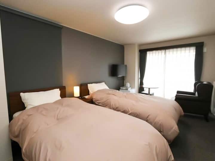 [Habitación doble] Haz que tu lámpara junto a la cama sea cómoda