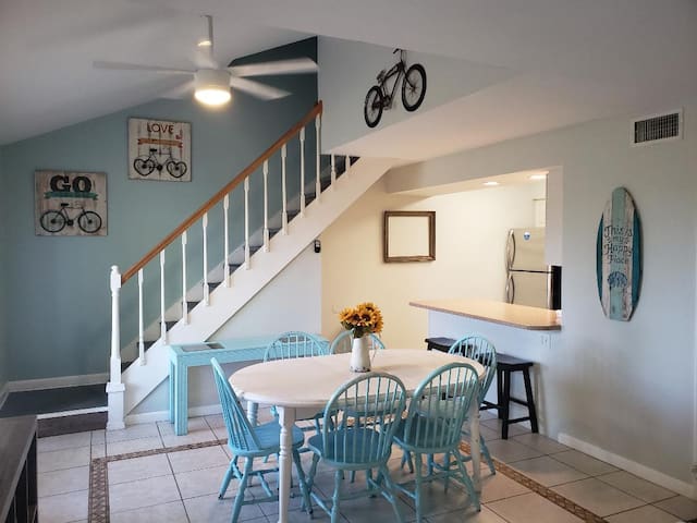 LOCATION. LOCATION *Walking distance to beach*