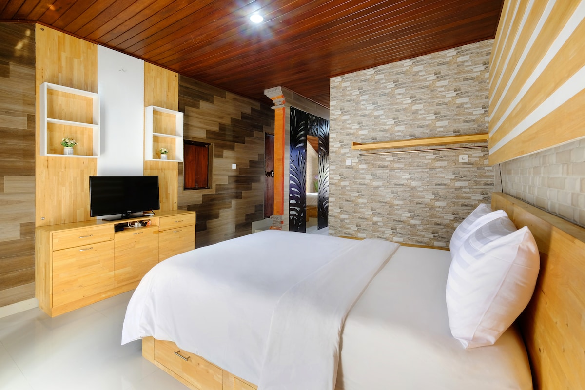 בחדר השני יש אותו סט עם החדר הראשון. 