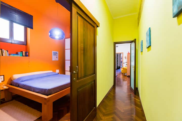 Main bedroom and aisle