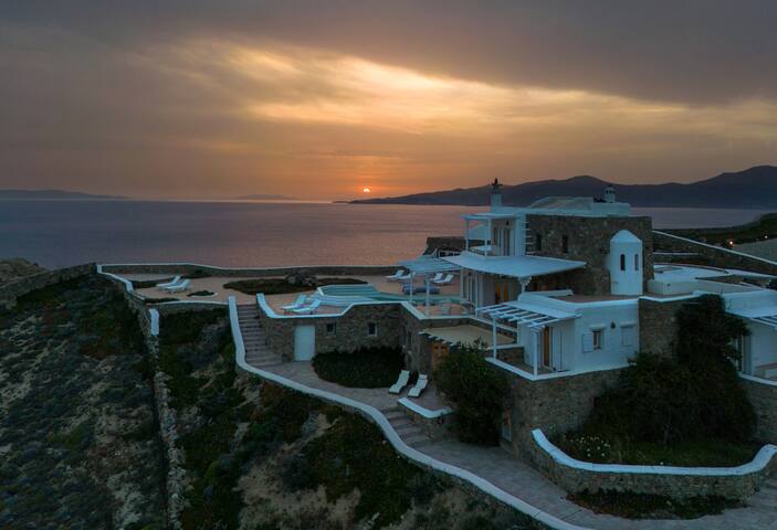 Luxury villa Clifftop 270 in Mykonos gallery image 5