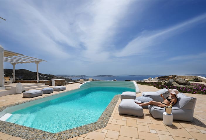 Luxury villa Clifftop 270 in Mykonos gallery image 4